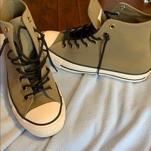 Converse army green leather NWOT